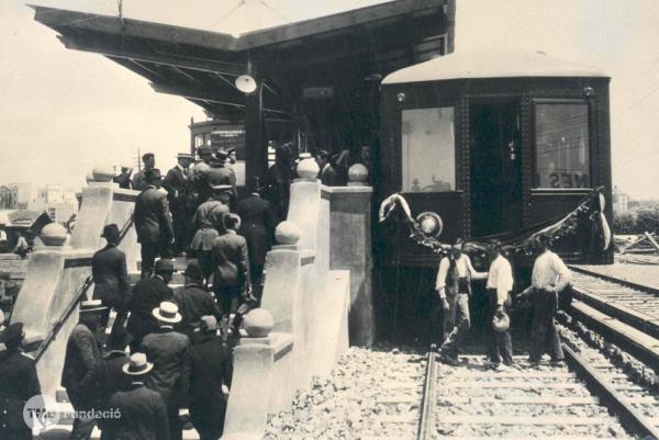 Inauguració del Transversal a l'estació de Bordeta, el 1926 / Foto: Arxiu TMB