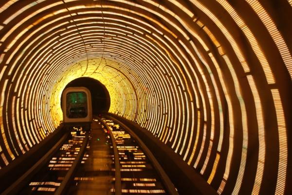 El Bund Sightseeing Tunnel és una autèntica atracció turística a Xangai / Foto: Autor J. Patrick Fischer (pujada a Wikimedia Commons)