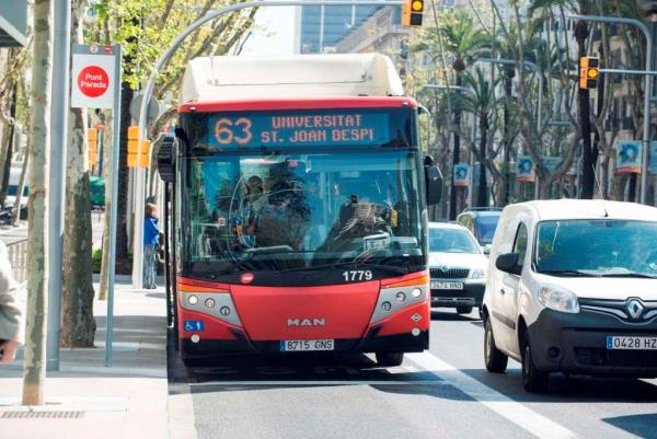 Autobús de la línia 63 a la Diagonal / Foto: Miguel Ángel Cuartero (TMB)