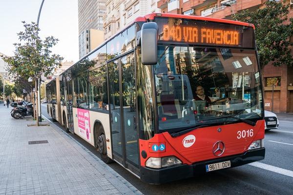 Autobús de la línia D40 el primer dia de funcionament / Foto: Pep Herrero (TMB)
