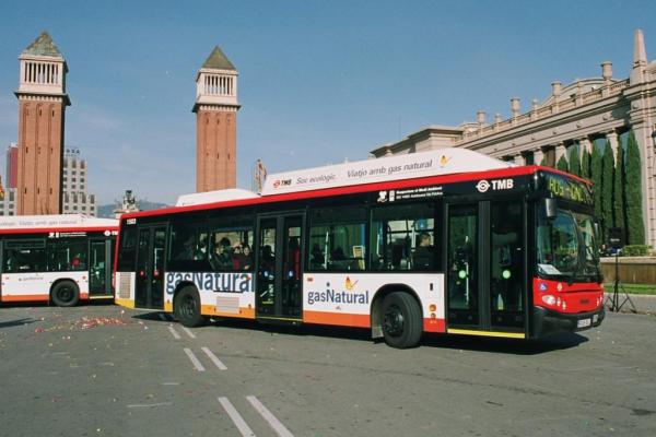 Presentació d'autobusos de gas natural comprimit el 28 de novembre del 2001 / Foto: Pep Herrero (TMB)