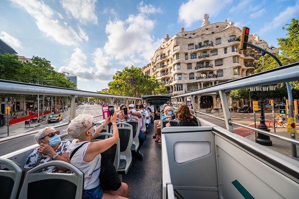 Bus turístic al passeig de Gràcia / Foto: Pep Herrero (TMB)