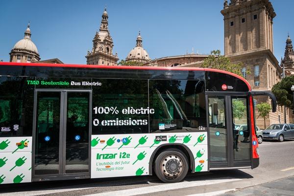 Un dels autobusos elèctrics que han servit per a les proves del projecte ZeEUS a Barcelona / Foto: TMB