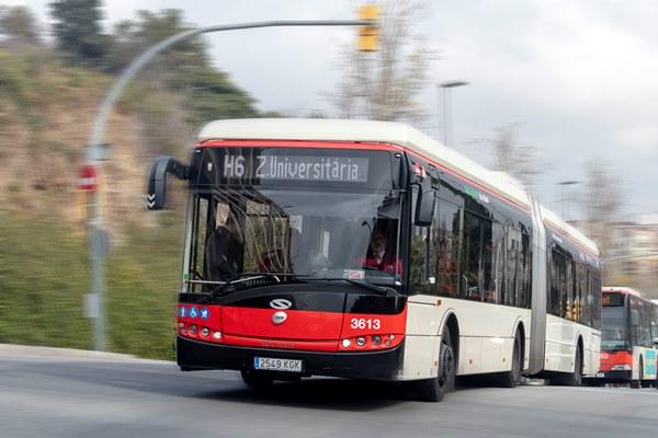 Autobús de la línia H16, la de més passatge de TMB / Foto: Miguel Ángel Cuartero (TMB)