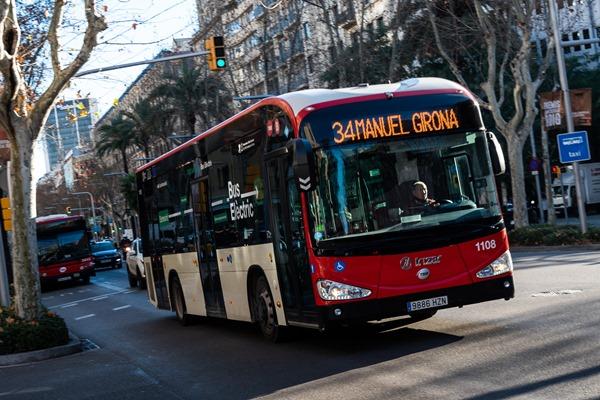 Autobús 100% elèctric en una línia de TMB a la Diagonal / Foto: Pep Herrero (TMB)