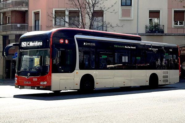 La Covid-19 ha reduït a mínims la demanda del transport públic / Foto: TMB