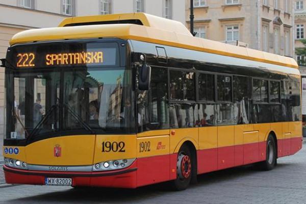 A Varsòvia, un autobús elèctric va ser l'escenari d’un viatge màgic amb la veu d’un contacontes. / Imatge: web UITP