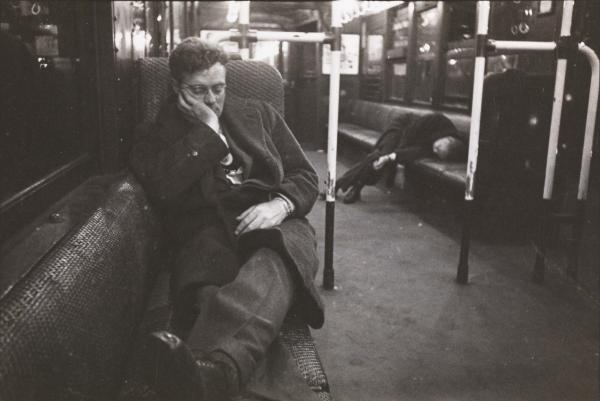 Stanley Kubrick viatjant al metro de Nova York / Foto: Museu de Nova York