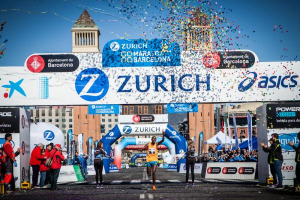 La línia de meta durant la passada edició del 2015 / Foto: Web Zurich Marató de Barcelona