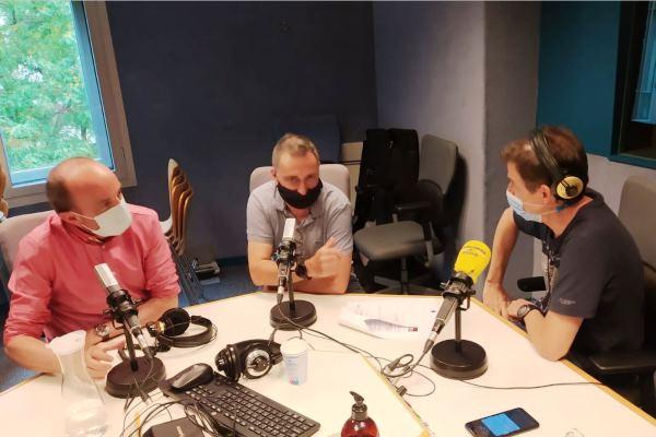 D'esquerra a dreta, Joaquim Lloret, Mario Canet i Francesc Mauri durant l'entrevista. Foto: Catalunya Ràdio