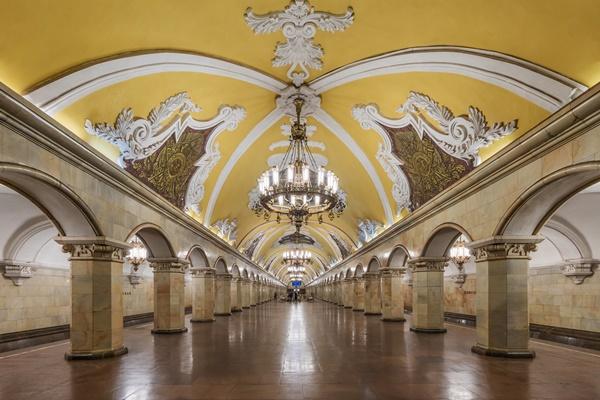 Andana de Komsomólskaya-Koltsevaya al metro de Moscou / Foto: A. Savin a Wikimedia Commons