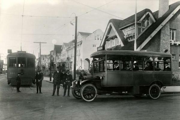 El 1918, Muni introduïa a la seva flota el primer autobús de benzina / Foto: Chronicle Archives web sfgate.com