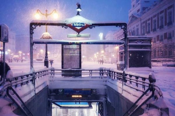 Accés a l'estació Sol després de la nevada / Foto: Instagram Erasmus Madrid 