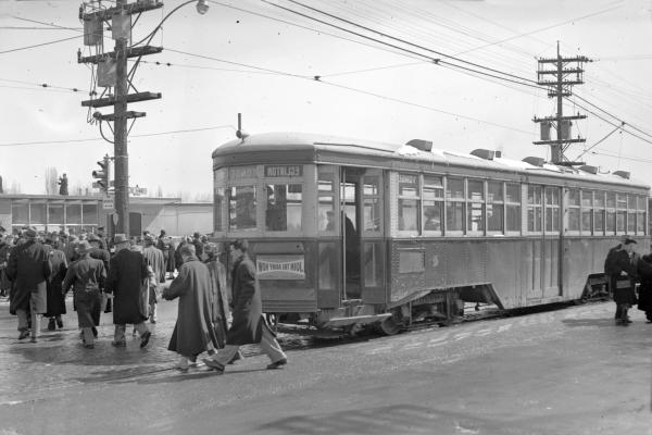 Tren de la Yonge Line en servei l'any 1954 / Foto: Toronto Public Library