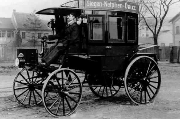El primer autobús de benzina va ser fabricat a Alemanya / Foto: coches.com
