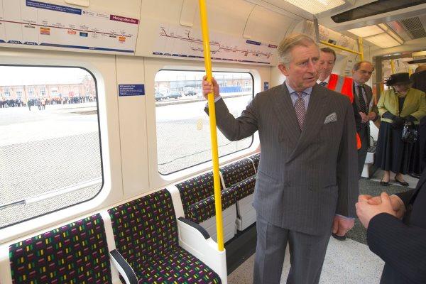 El príncep Carles en una visita al metro de Londres el 2012 / Foto: Arthur Edwards (WPA Rota / Getty Images)