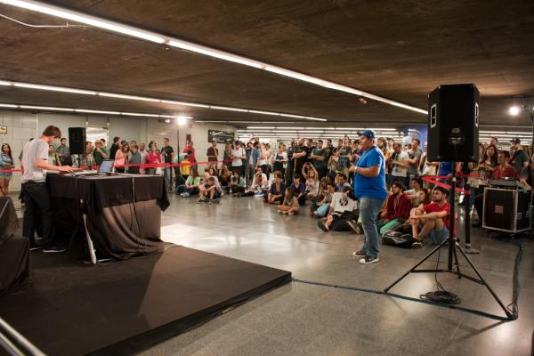 Imatge de l'edició del Sónar al metro l'any 2015 / Foto: Miguel Ángel Cuartero