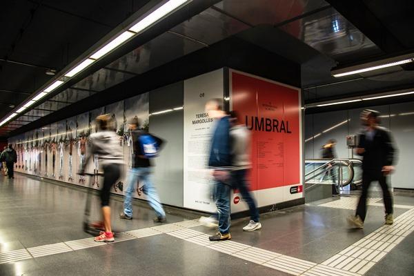 Les intervencions artístiques decoren les parets de 12 estacions de metro / Foto: Pep Herrero (TMB)