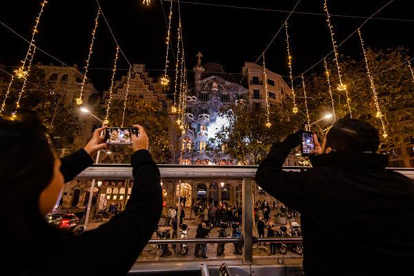 Els primers passatgers de la ruta nadalenca del Barcelona Night Tour / Foto: Pep Herrero (TMB) 