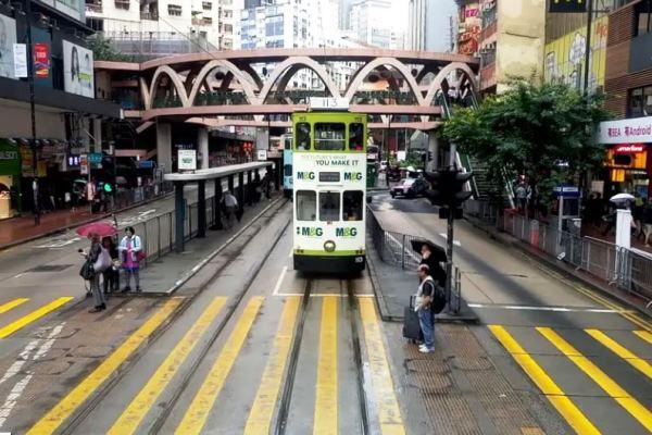 Hong Kong compta amb tramvies des de principis del segle XX / Imatge: Captura del vídeo de Teddy Hong Lap Kwok