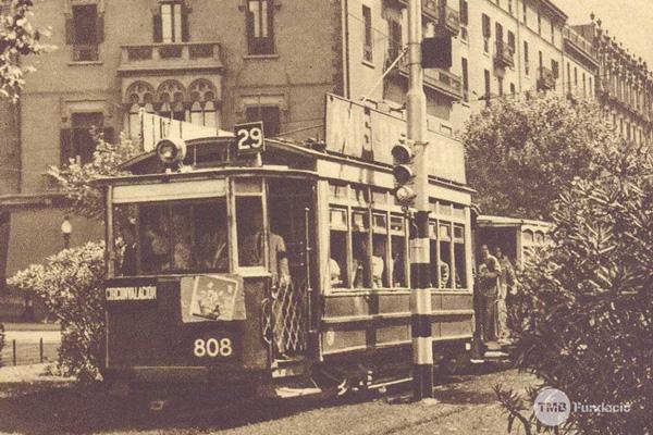 El tramvia 29 a la plaça d'Urquinaona el 1947 / Foto: Arxiu TMB