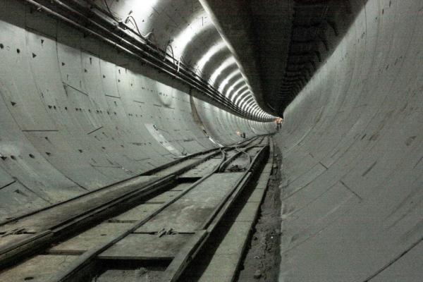 Túnel de la línia 10 de metro sota el passeig de la Zona Franca / Foto: ACN