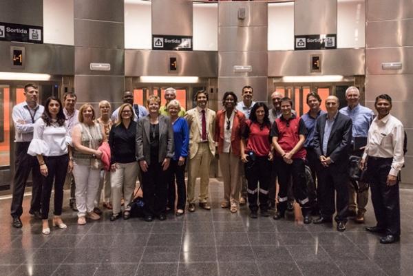 La delegació de Silicon Valley amb els amfitrions de Metro / Foto: Pep Herrero (TMB)