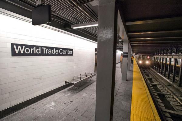 El primer tren que entrava dissabte a l'estació WTC Cortland / Foto: MTA