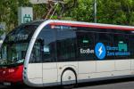 L'electrificació de línies de bus, com l'H16, és una de les vies cap a les zero emissions / Foto: TMB