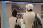 La mostra dels negatius sobre vidre es pot veure a l'Espai Mercè Sala durant tot el mes d'octubre / Foto: Miguel Ángel Cuartero (TMB)