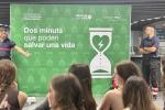La formació per salvar vides s'ha fet al vestíbul de l'estació de metro d'Universitat / Foto: TMB