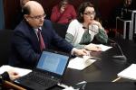 La presidenta de TMB, Mercedes Vidal, i el conseller delegat, Enric Cañas, en la trobada informativa / Foto: TMB