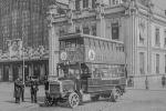 L'autobús Tilling Stevens en servei regular de la CGA davant l'Estació del Nord als anys 20 / Foto: Fundació TMB