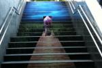 El projecte Follow me a les escales de l'estació de Catalunya