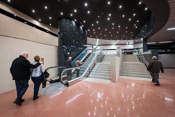 Imatge d'arxiu de l'interior de l'estació dissenyada per Carme Pinós / Foto: Pep Herrero (TMB) Imatge d'arxiu de l'interior de l'estació dissenyada per Carme Pinós / Foto: Pep Herrero (TMB)