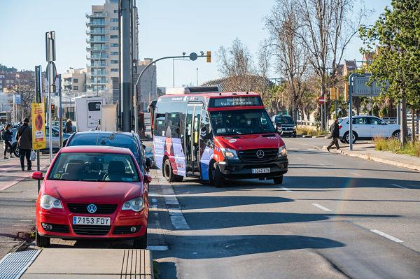 El minibús surt a recollir passatgers / Foto: Pep Herrero (TMB)