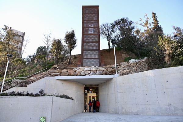 Accés amb el nou ascensor del metro de Vallcarca / Foto: Miguel Ángel Cuartero (TMB)