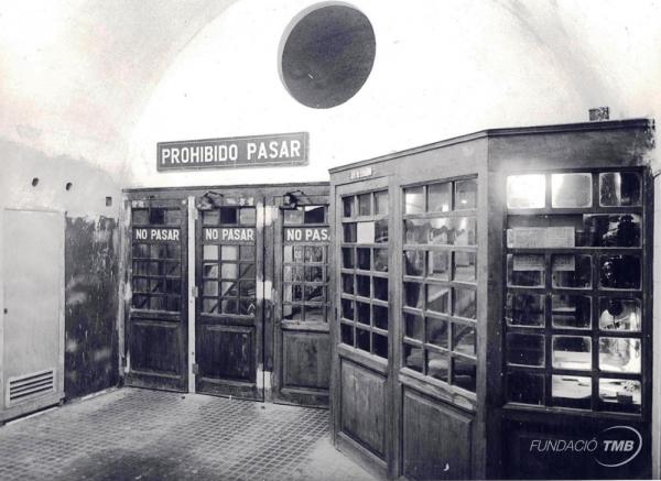 Cabina del cap d'estació el 1955 / Foto: Arxiu TMB