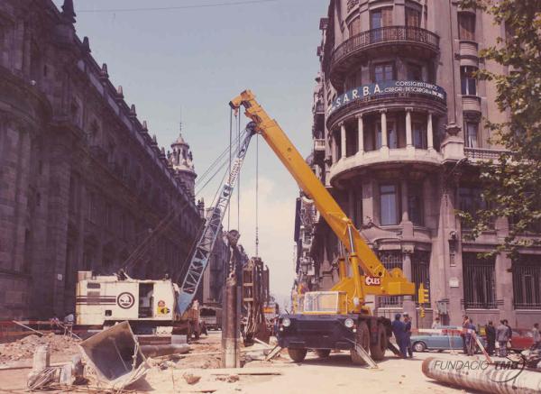 Obres de la prolongació del metro cap a la Barceloneta el 1972 / Foto: Puigfarran (Arxiu TMB)