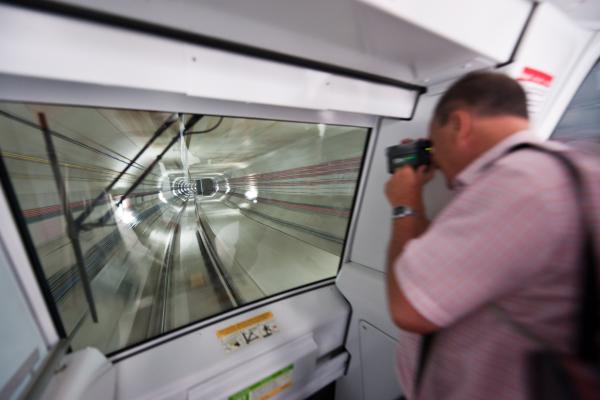 Visió frontal des d'un tren de l'L9 Nord