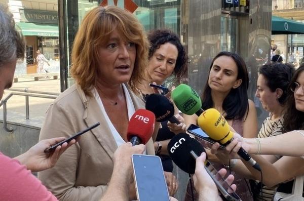 La presidenta de TMB, Laia Bonet, en una atenció a mitjans aquest migdia / Foto: TMB La presidenta de TMB, Laia Bonet, en una atenció a mitjans aquest migdia / Foto: TMB