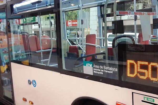 Autobús de la línia D-50 quasi buit aquest matí Foto: TMB