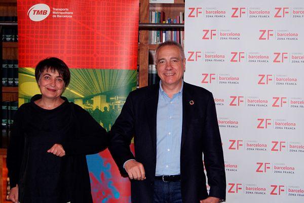 Rosa Alarcón i Pere Navarro en la firma de l'acord / Foto: Consorci de la Zona Franca