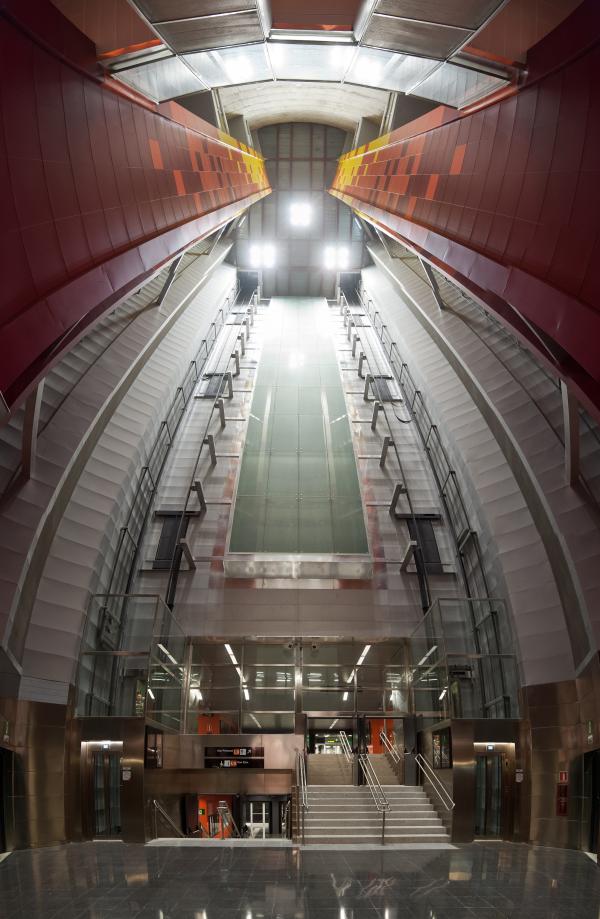 Estació de Fondo de la línia 9 de metro