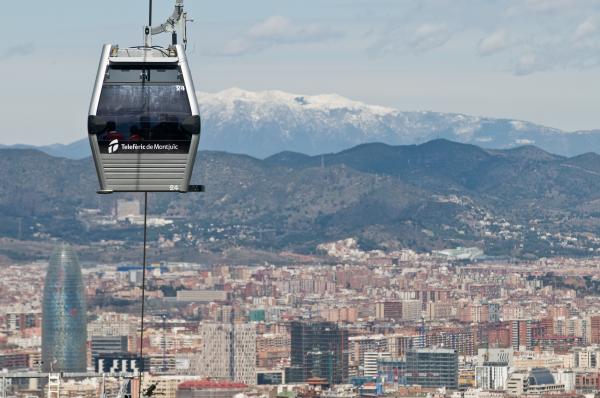 Exterior d'una de les cabines del telefèric de Montjuïc.