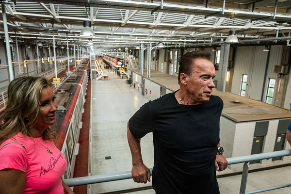 Arnold va visitar la cotxera que allotja les línies automàtiques del metro de Barcleona a la Zona Franca / Foto: Pep Herrero (TMB)