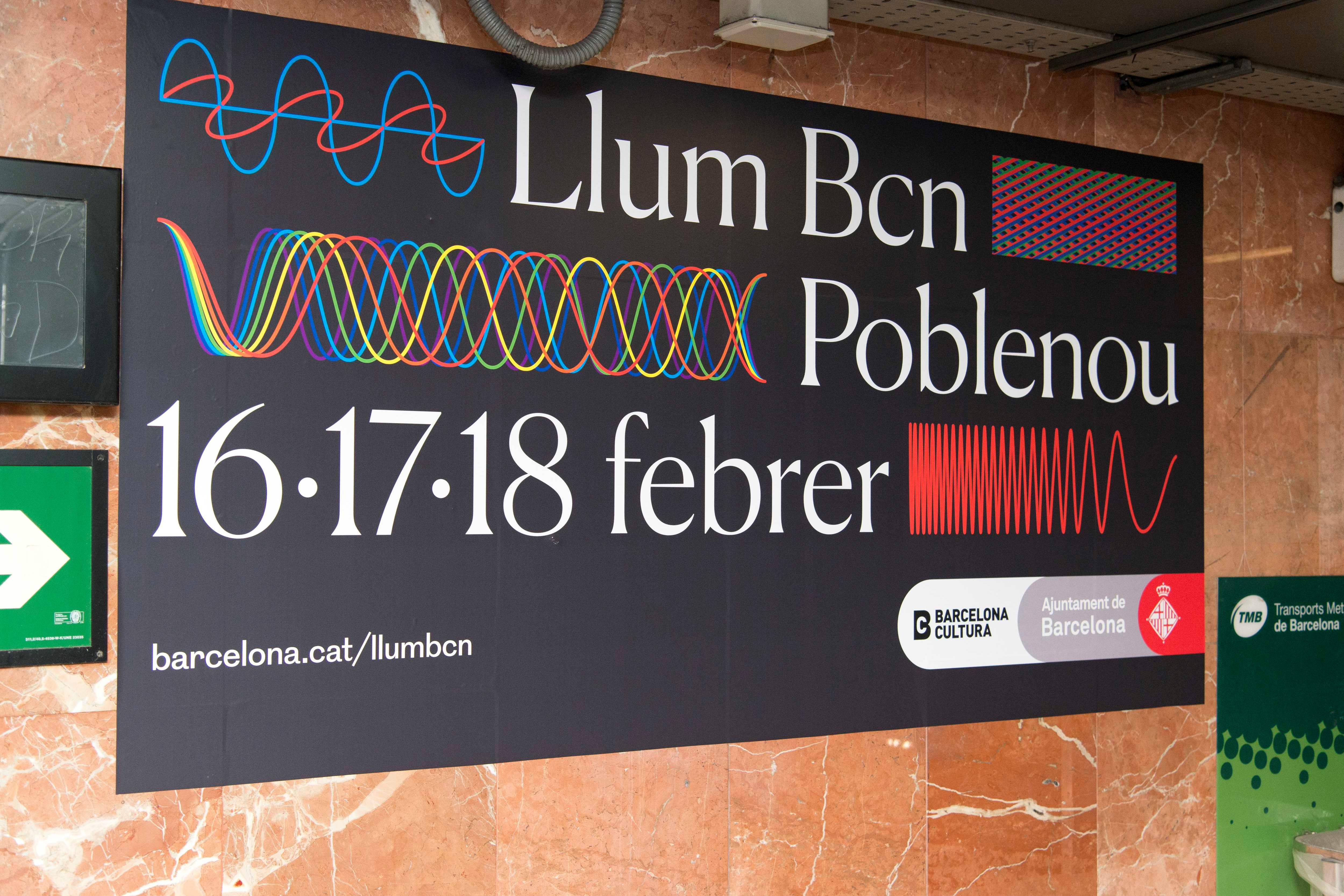 La línia 4 de metro et porta al festival Llum BCN al Poblenou / Foto: Miguel Ángel Cuartero (TMB)