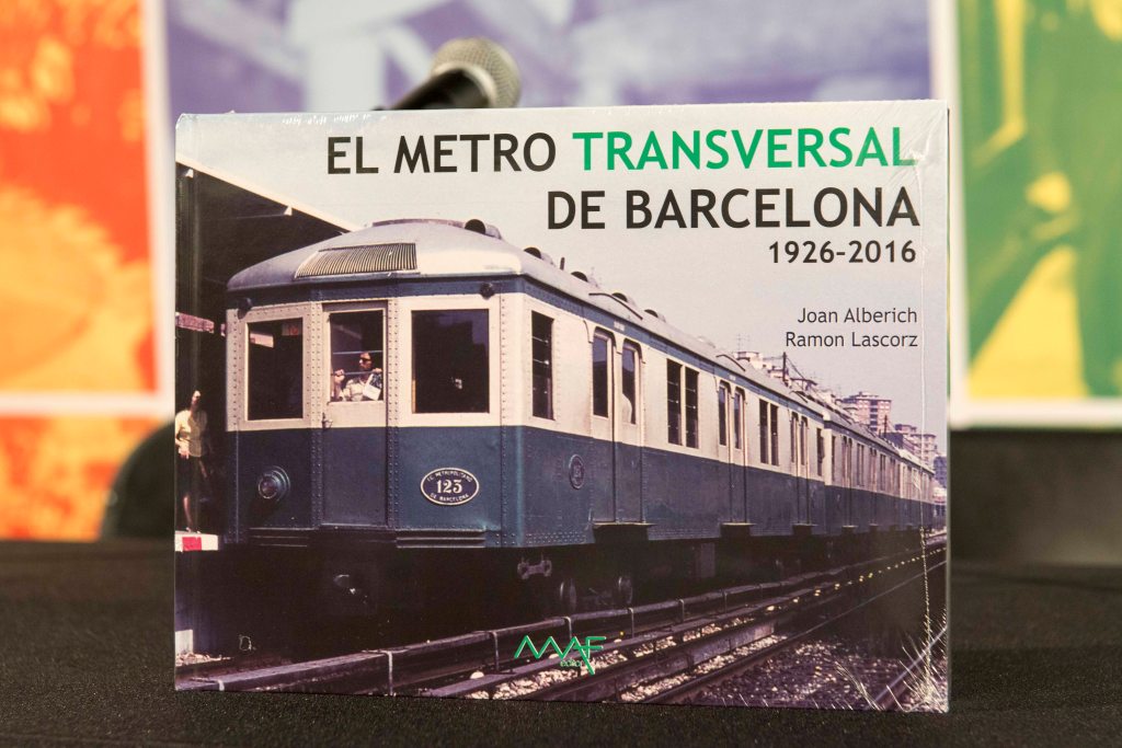 Coberta del llibre 'El metro Transversal de Barcelona 1926-2016', de més de 400 pàgines / Foto: Miguel Ángel Cuartero